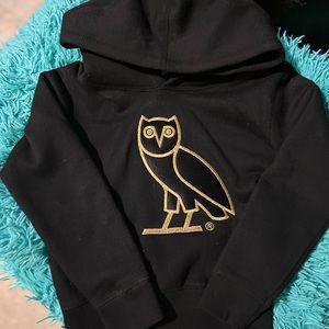 Size 4 OVO hoodie for kids . Slightly worn